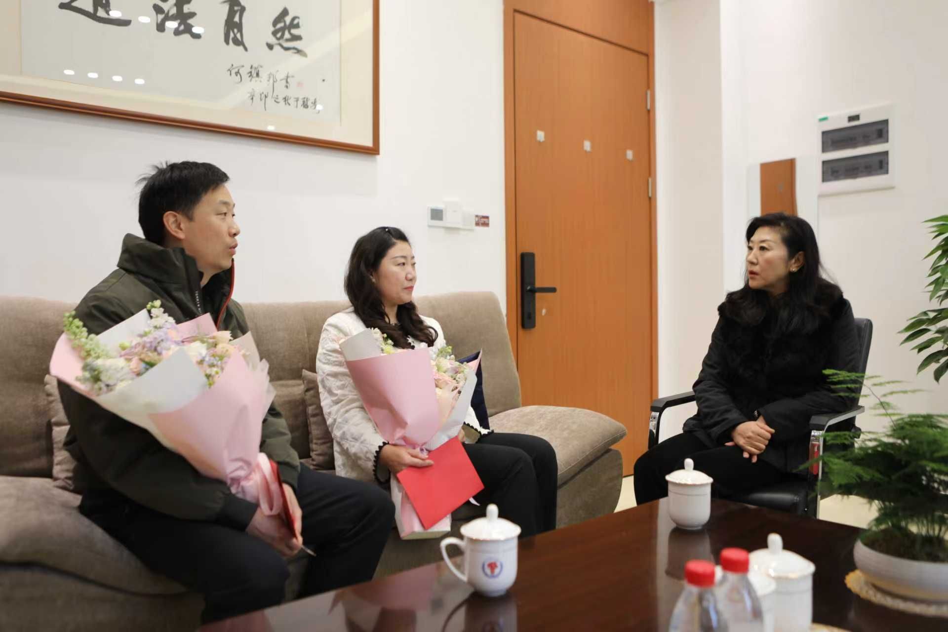 3石书记 劳模.jpg